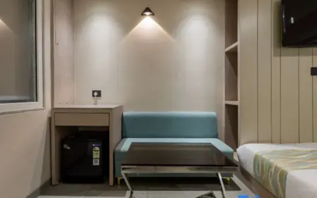 Hotel Redvibe-A Unit of RVS Groups
