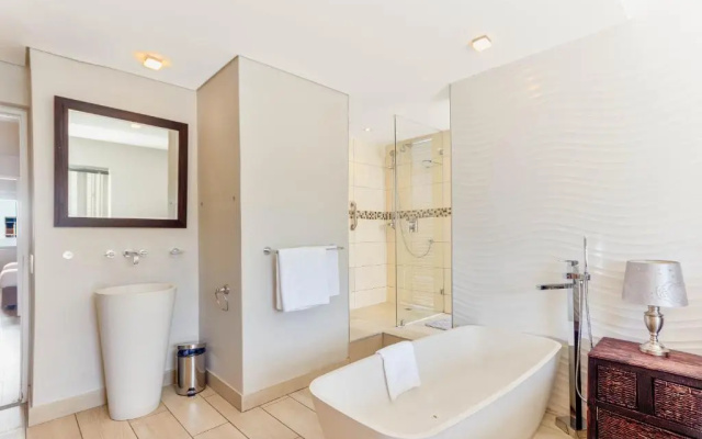 Three Bedroom Apartment - De Waterkant