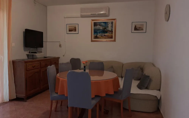 Apartments Jakov