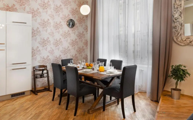 Exclusive Old Town Apartments