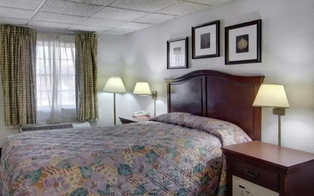 Econo Lodge Conference Center