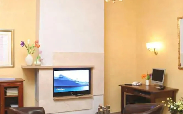 The Five Oscars Inn