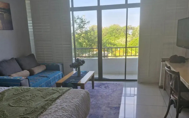 Studio Resort Apartment - Sleeps 2 - Beachside