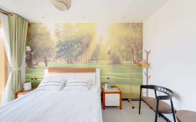 GuBei Water Town Revolution Hotel