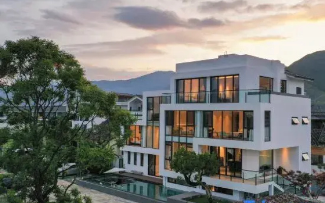 The Artistic Realm of Chenlu Space