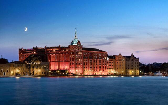 Отель Hilton Molino Stucky Venice вид на фасад