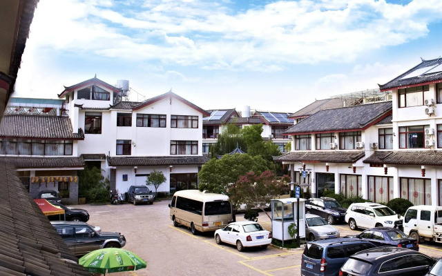 Lijiang Huama Hotel