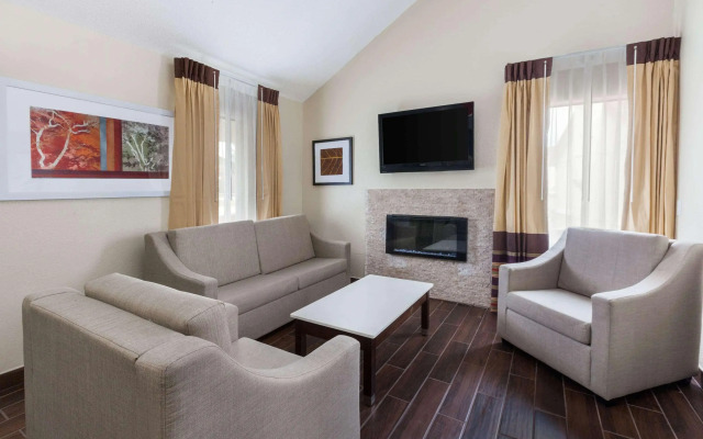 Hawthorn Suites by Wyndham Southfield