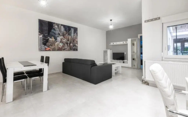 Newly built detached house with parking
