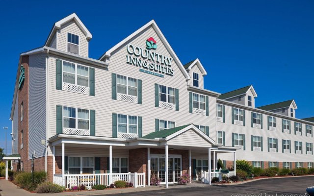 Elyria Inn & Suites in Elyria, United States of America from 185$, photos, reviews - zenhotels.com hotel front