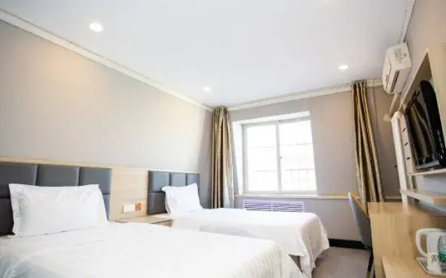 Huayi Hotel(Tianjin Dongli Development Zone National Convention and Exhibition Center Store)