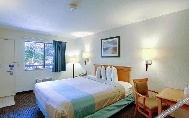 Motel 6 San Diego Mission Valley East