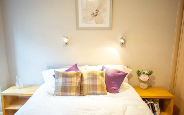 1 Bedroom Flat In Edinburgh Old Town