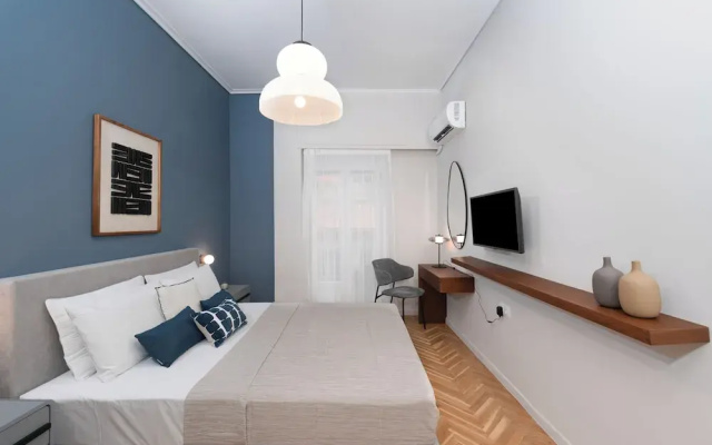 Spacious & Stylish Athens Apartment - Walk To Metro