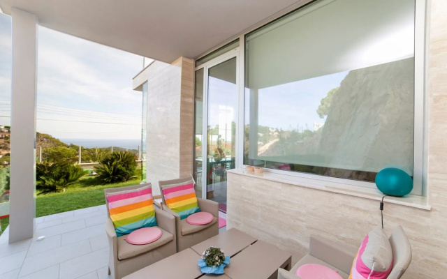 Villa Dypsis - Stunning Modern Villa With Great Views