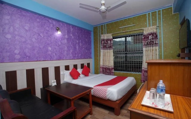 OYO 618 Hotel Middle Point