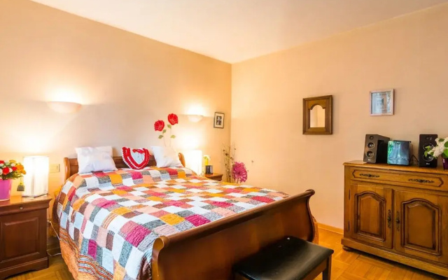 Beautiful Holiday Home in Espere with Swimming Pool