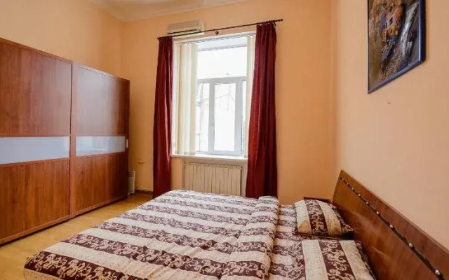 Muzeyniy Lane Kiev Apartment