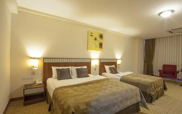 Noble Hotel