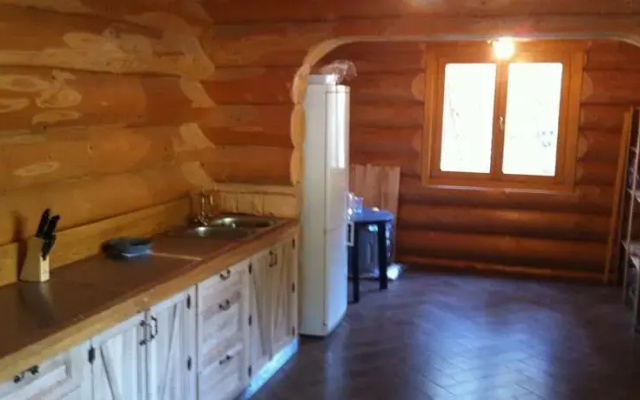 Crossline Lodge