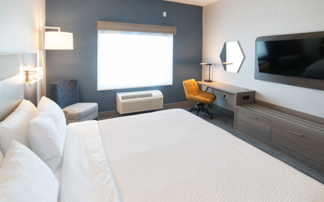 Holiday Inn Express & Suites Moose Jaw, an IHG Hotel