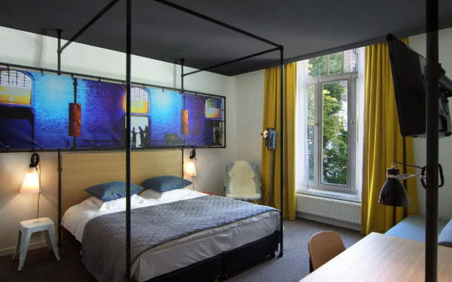 Zoom Hotel