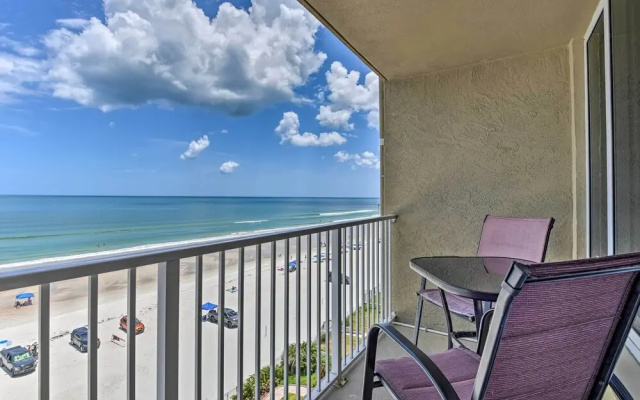 Oceanfront Daytona Beach Studio w/ Balcony