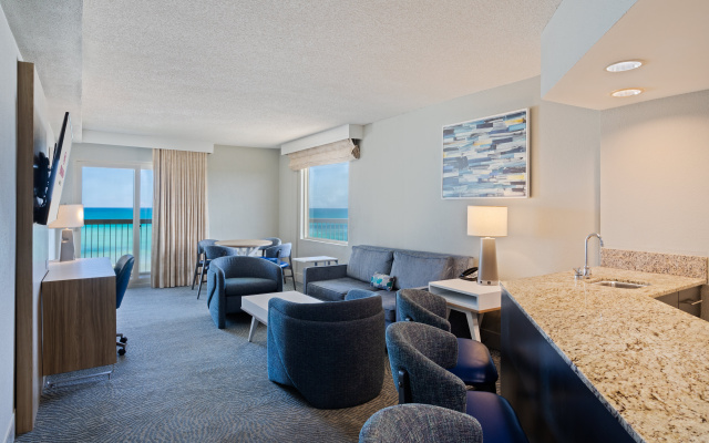 Crowne Plaza Melbourne - Oceanfront by IHG
