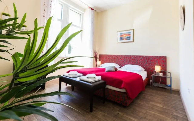 Charming and Historic Old Town Apartments