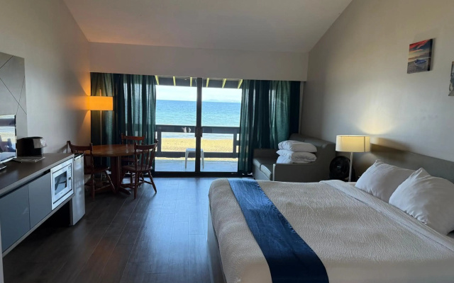 Sand Pebbles Inn