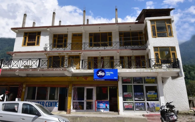 OYO 16988 Hotel White Orchid