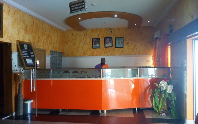 Mataan Hotel And Suites
