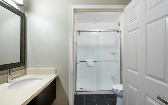 Staybridge Suites Chantilly - Dulles Airport by IHG