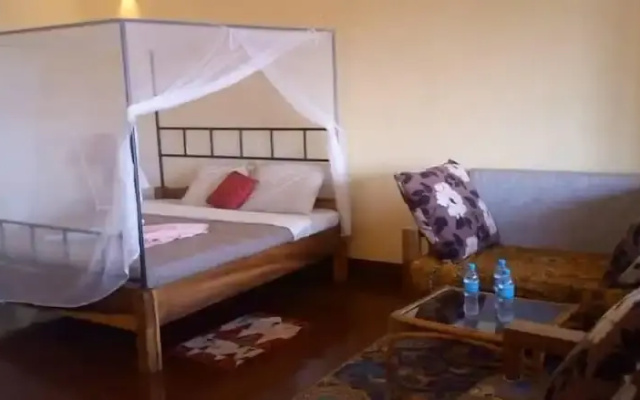 African Sunrise Lodge and Campsite