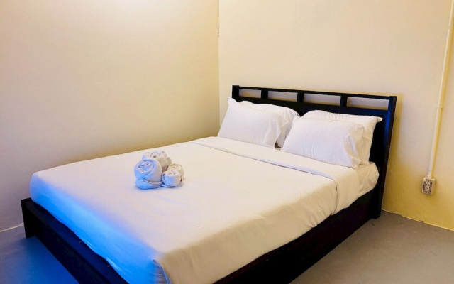 Sukhum Charoen Krung Tak-Sin guest house