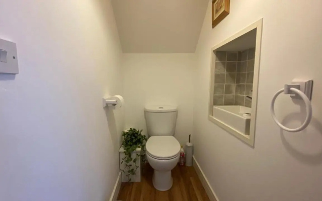 Comfy 2 Bed House Located at Wareham Train Station