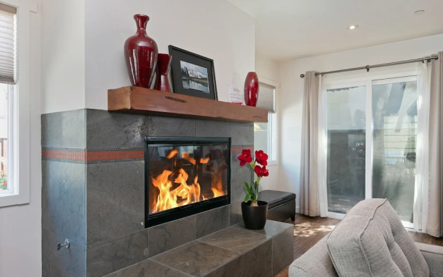 New Ventura Beach Craftsman Home by RedAwning