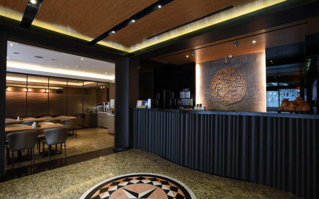East Dragon Hotel