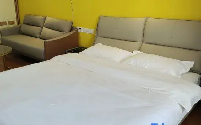 2.  Qianyuan Boutique Apartment, Jiuzhaoye Square Store