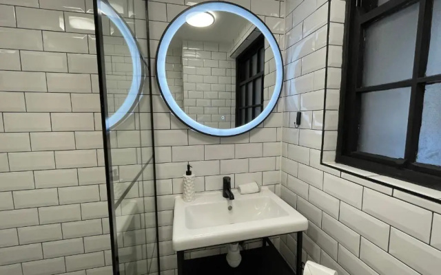 Ultra Modern Studio Apartment, in Central Exeter