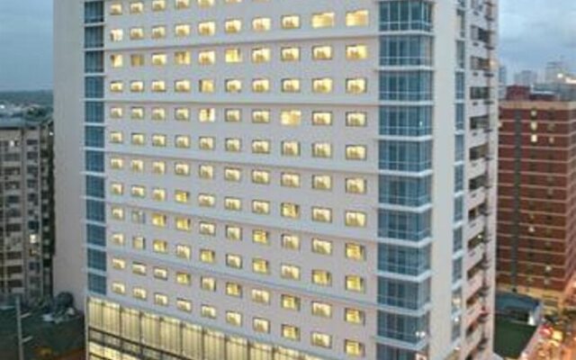 Отель St Giles Makati Филиппины, Макати - отзывы, цены и фото номеров - забронировать отель St Giles Makati онлайн вид на фасад
