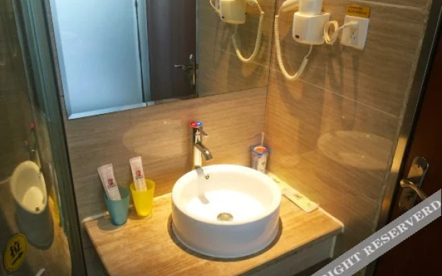 EASE Hostel (Pingdingshan Ti'yu)