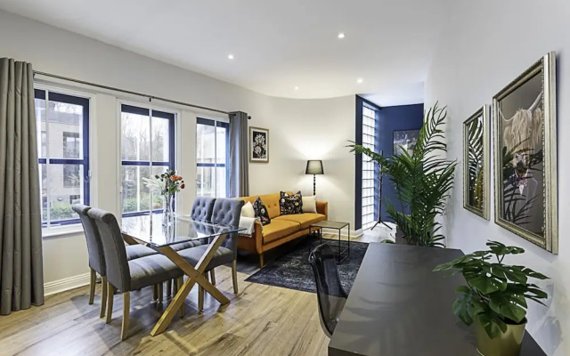 Gorgeous Roehampton Flat
