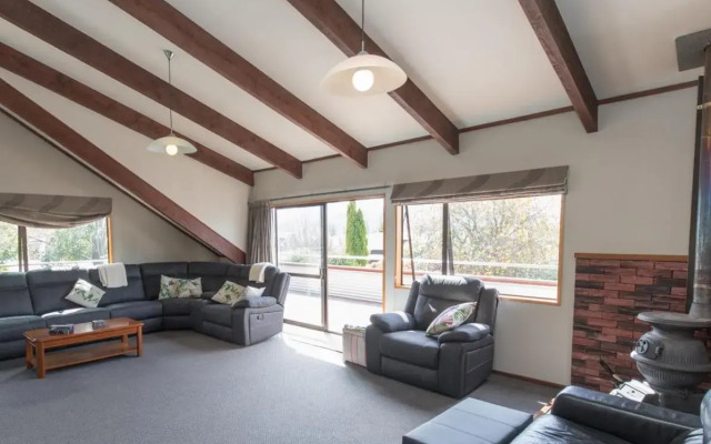 Haven by The Lake - Wanaka Holiday Home