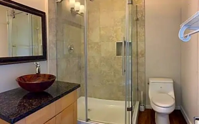 Bay Mountain Lookout Suites