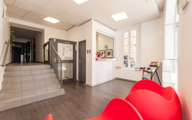 Отель Residhotel Vieux Port вид на фасад