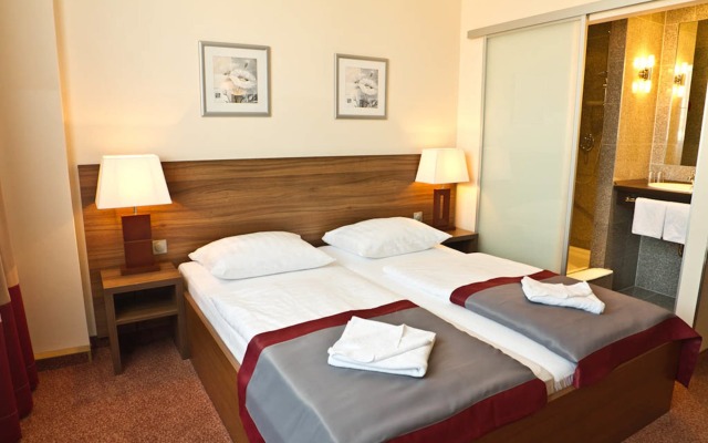 Отель Ivbergs Hotel Berlin Messe Германия, Берлин - 8 отзывов об отеле, цены и фото номеров - забронировать отель Ivbergs Hotel Berlin Messe онлайн вид на фасад