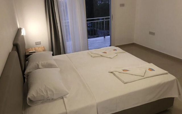 Deniz Airport Suites