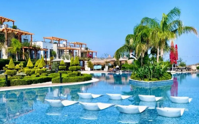 Luxurious Seafront Penthouse