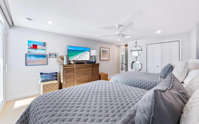 Crystal Sands by Beachside Management